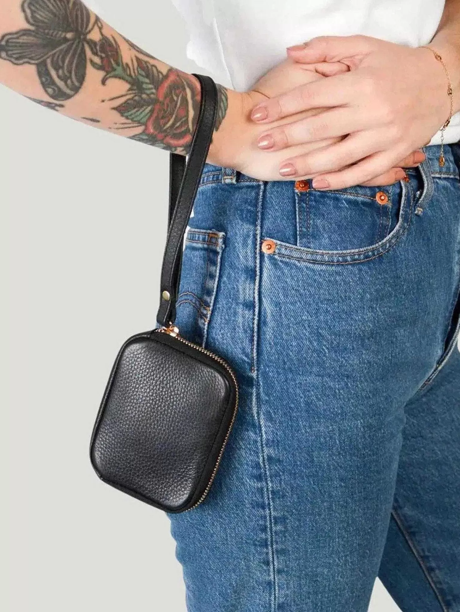 Flash Sale Leather Tech Pouch Wristlet Women Handbags & Wallets